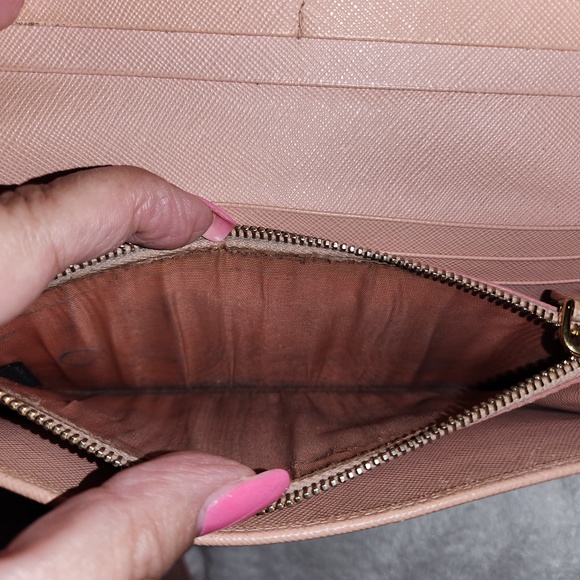 PRADA Orchidea Saffiano Metall Wallet with Detachable ID Holder with Chain & COA - Picture 16 of 16